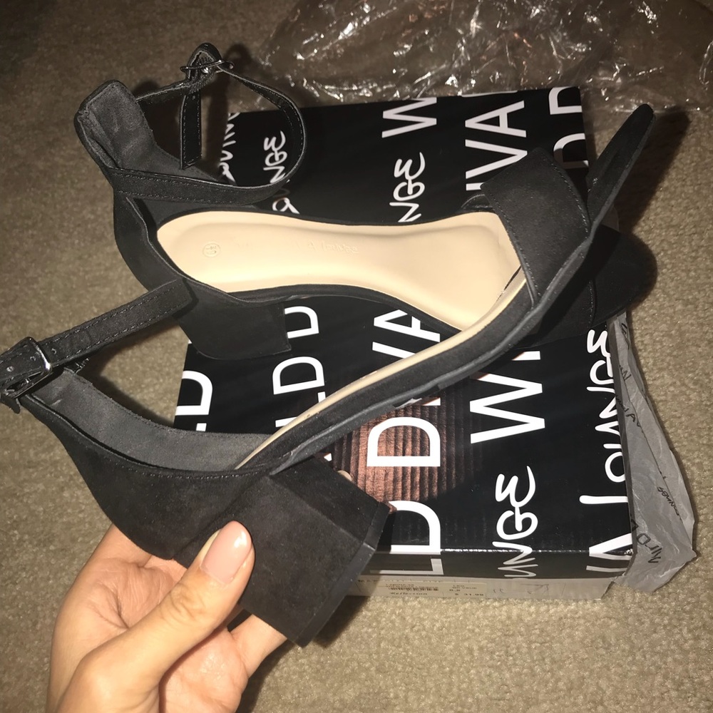 Black WMNS heels